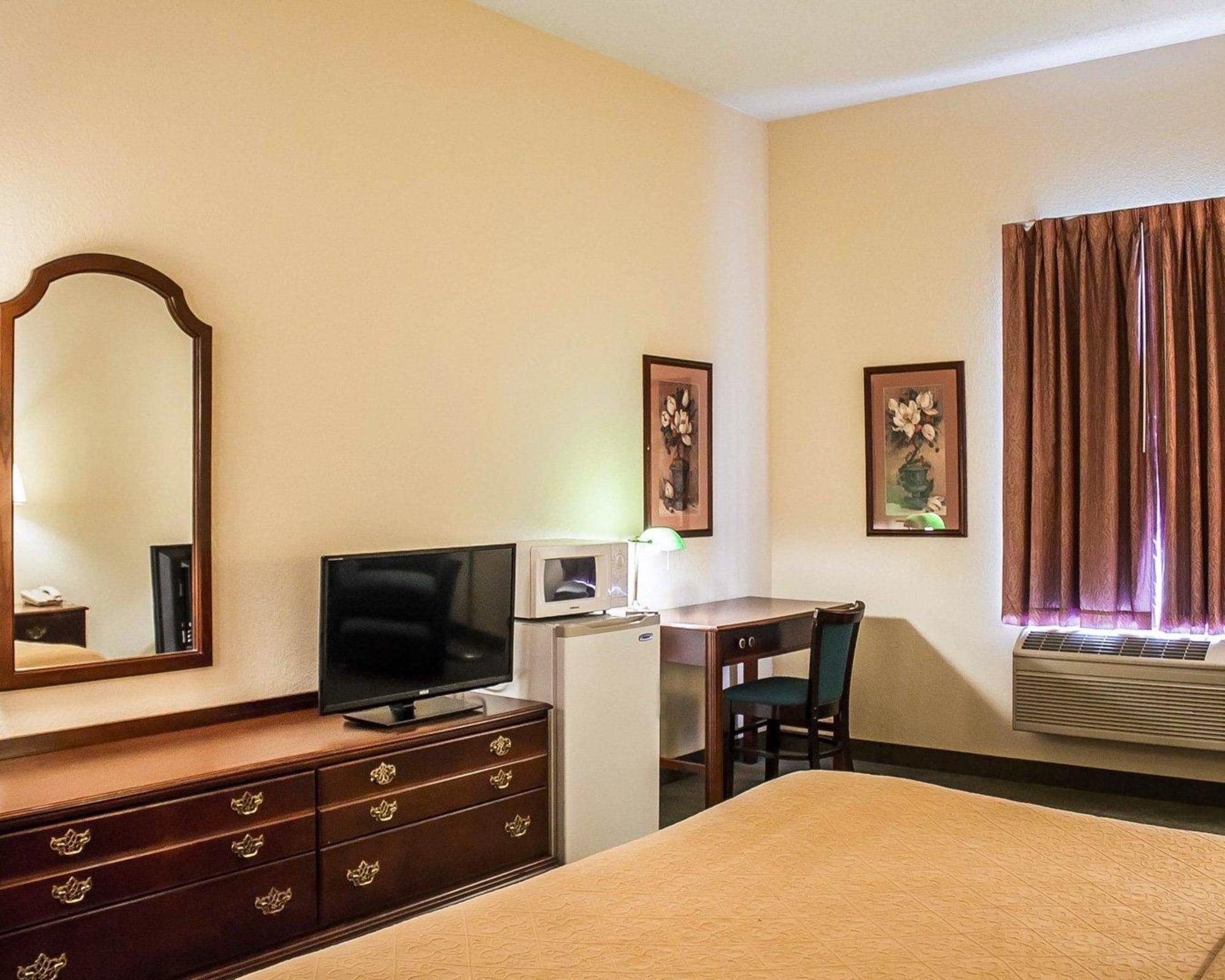 Quality Inn & Suites Bellville - Mansfield Exteriör bild