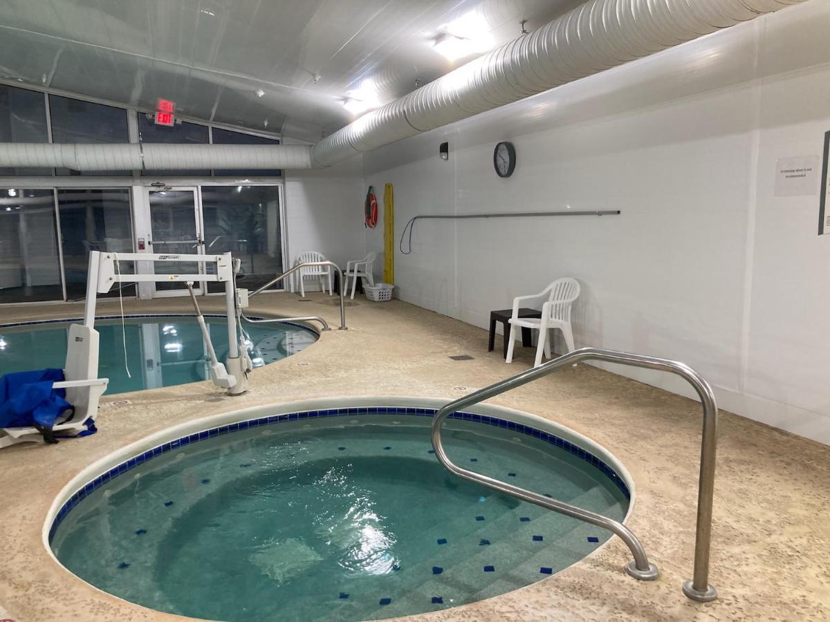 Quality Inn & Suites Bellville - Mansfield Exteriör bild
