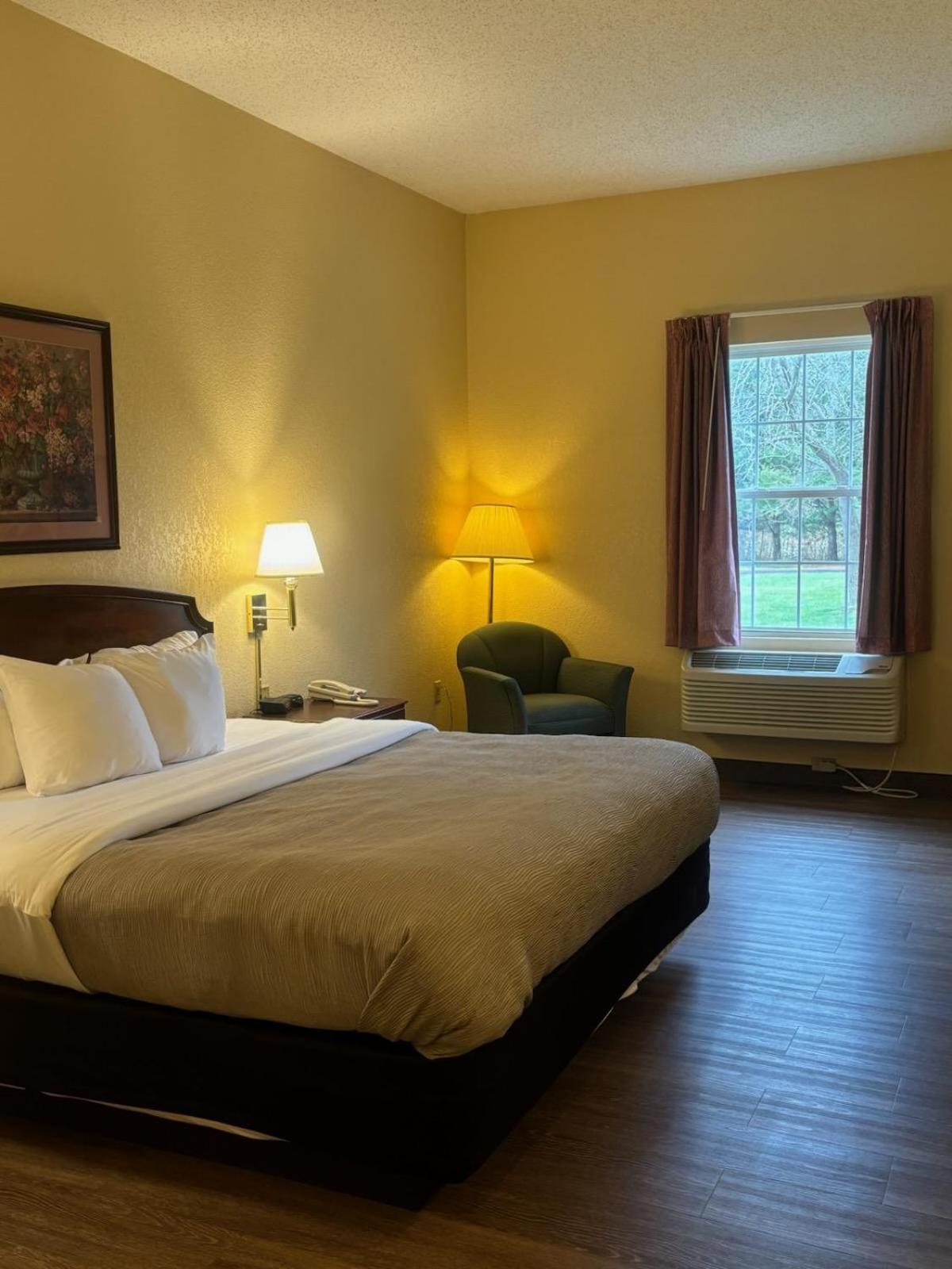 Quality Inn & Suites Bellville - Mansfield Exteriör bild