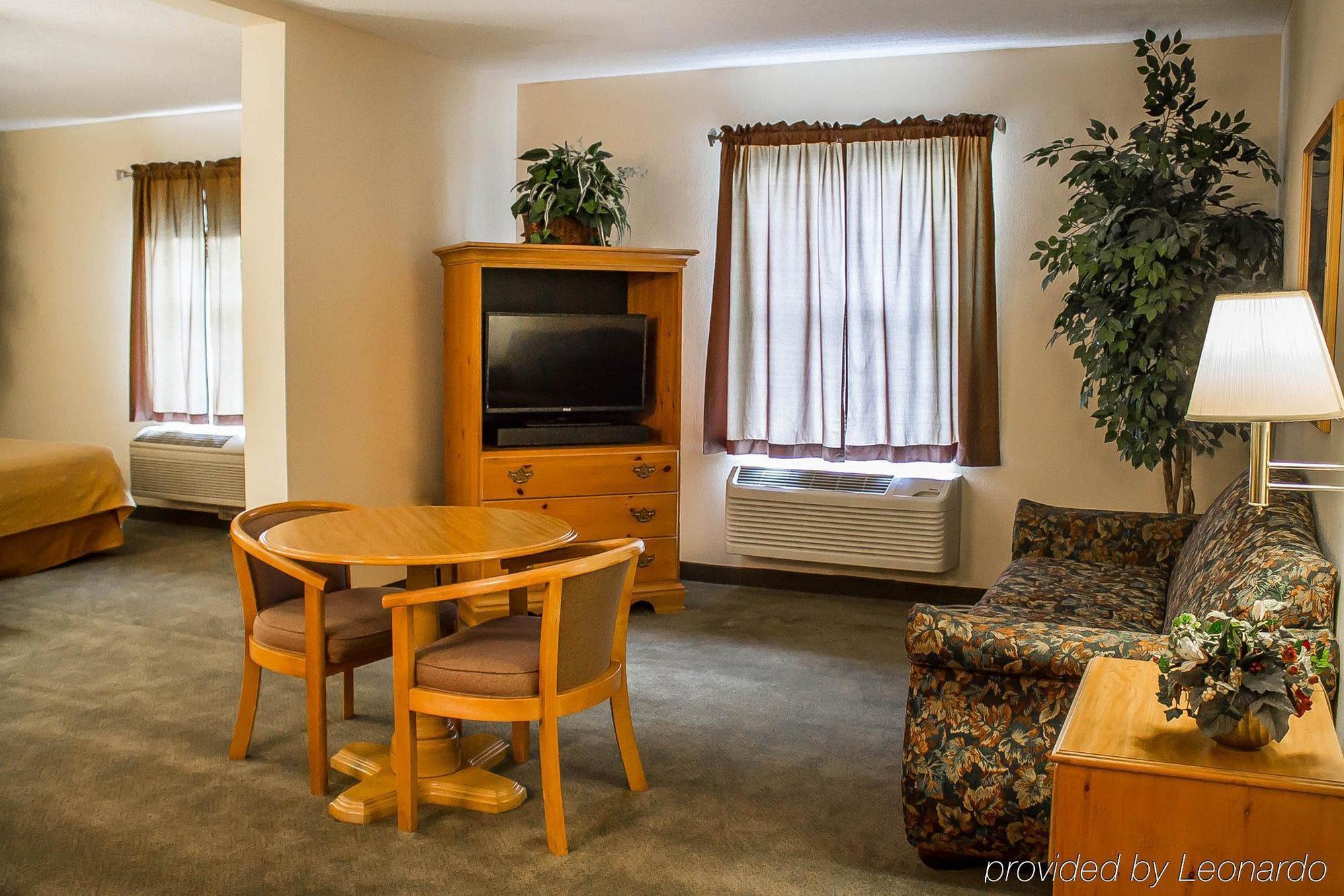 Quality Inn & Suites Bellville - Mansfield Exteriör bild