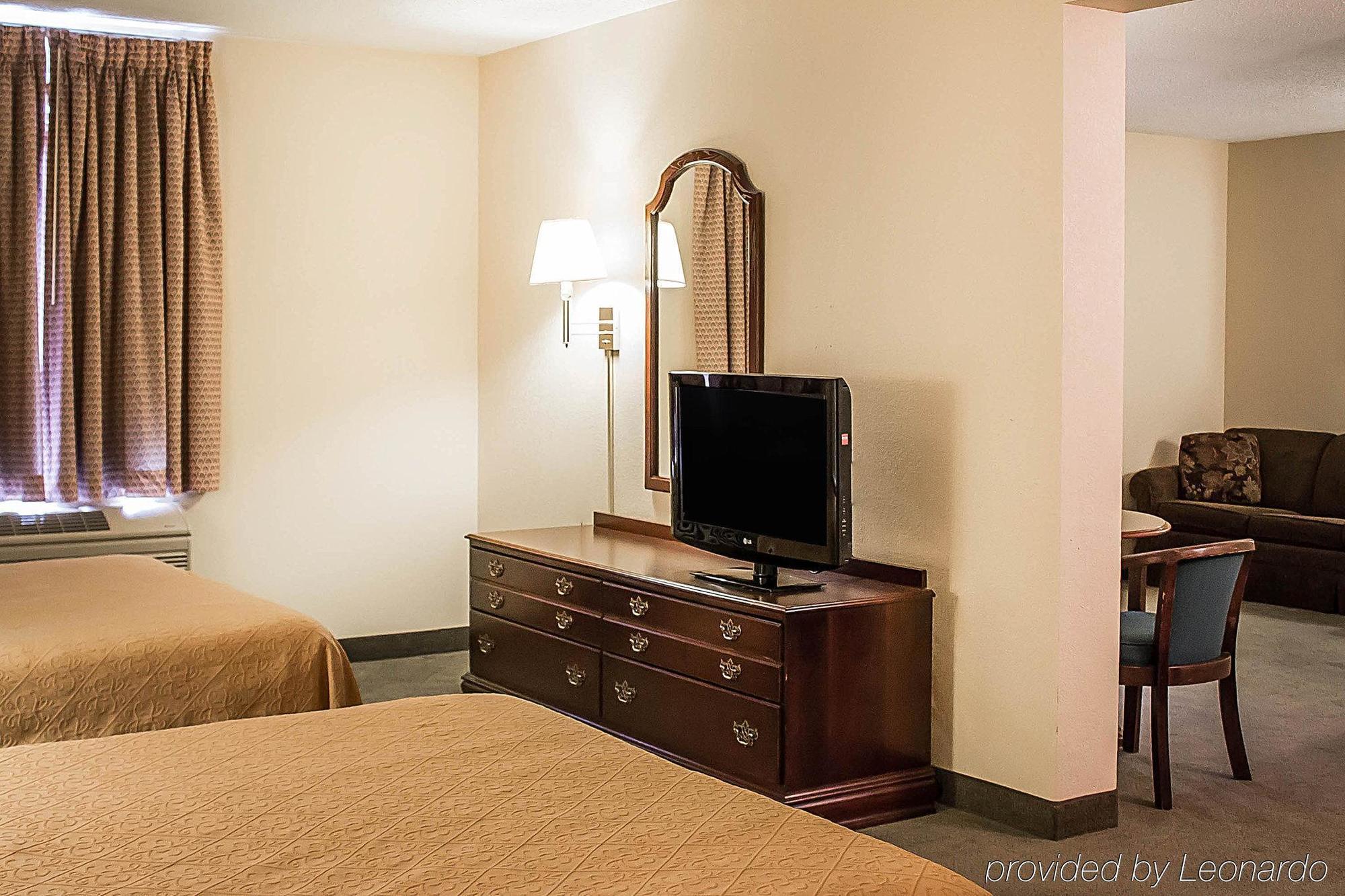 Quality Inn & Suites Bellville - Mansfield Exteriör bild