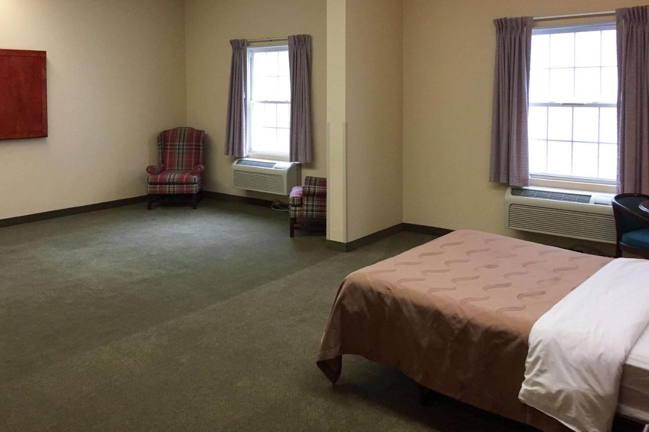 Quality Inn & Suites Bellville - Mansfield Exteriör bild