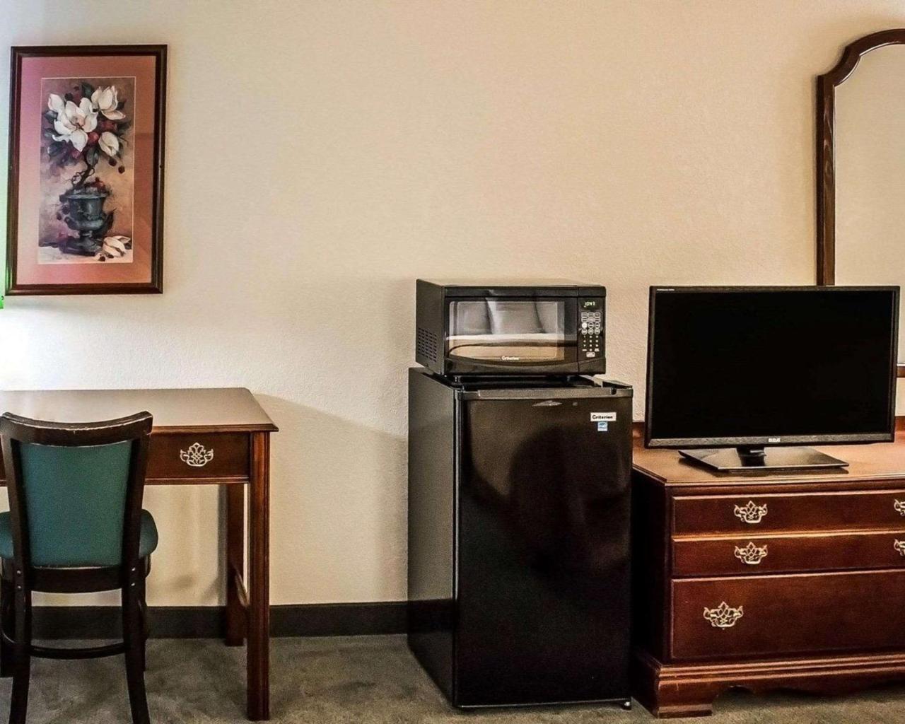 Quality Inn & Suites Bellville - Mansfield Exteriör bild